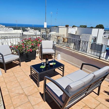 Casa Josephina - Three Level Stone Home With Balcony, 2 Roof Terraces & Sea Views Ostuni Room photo